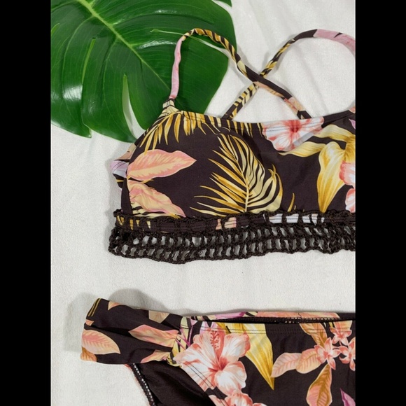NEW Xhilaration Floral Crochet Trim Bikini Top + Hipster Bottom [‎ Small ] - Picture 5 of 13